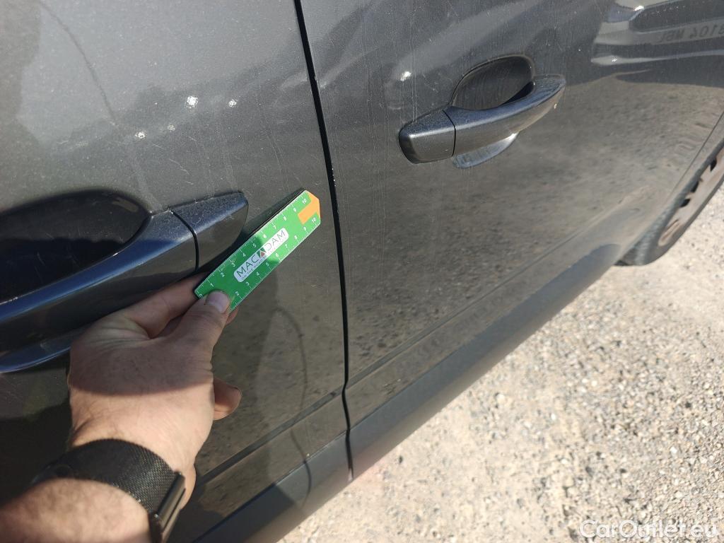  Opel  Combo OPEL  Life / 2018 / 5P / monovolumen compacto 1.5 TD 75kW (100CV) S/S Selective L #35