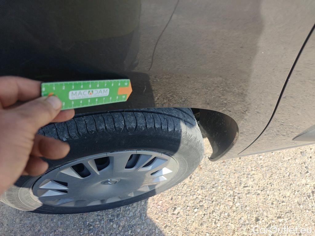  Opel  Combo OPEL  Life / 2018 / 5P / monovolumen compacto 1.5 TD 75kW (100CV) S/S Selective L #33