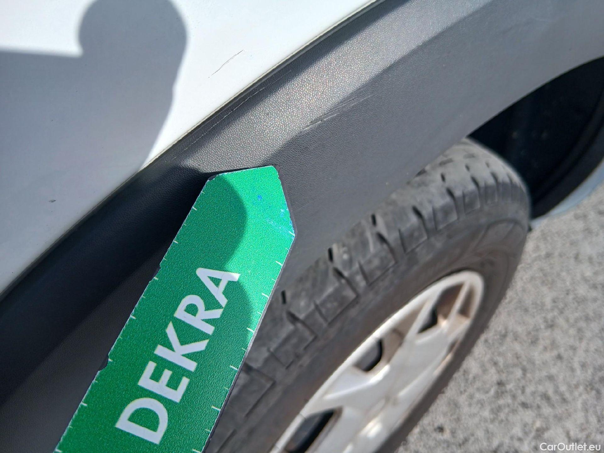  Ford  Transit FORD  / 2013 / 4P / furgón 310 96kW L2H2 Van Trend Delantera #10