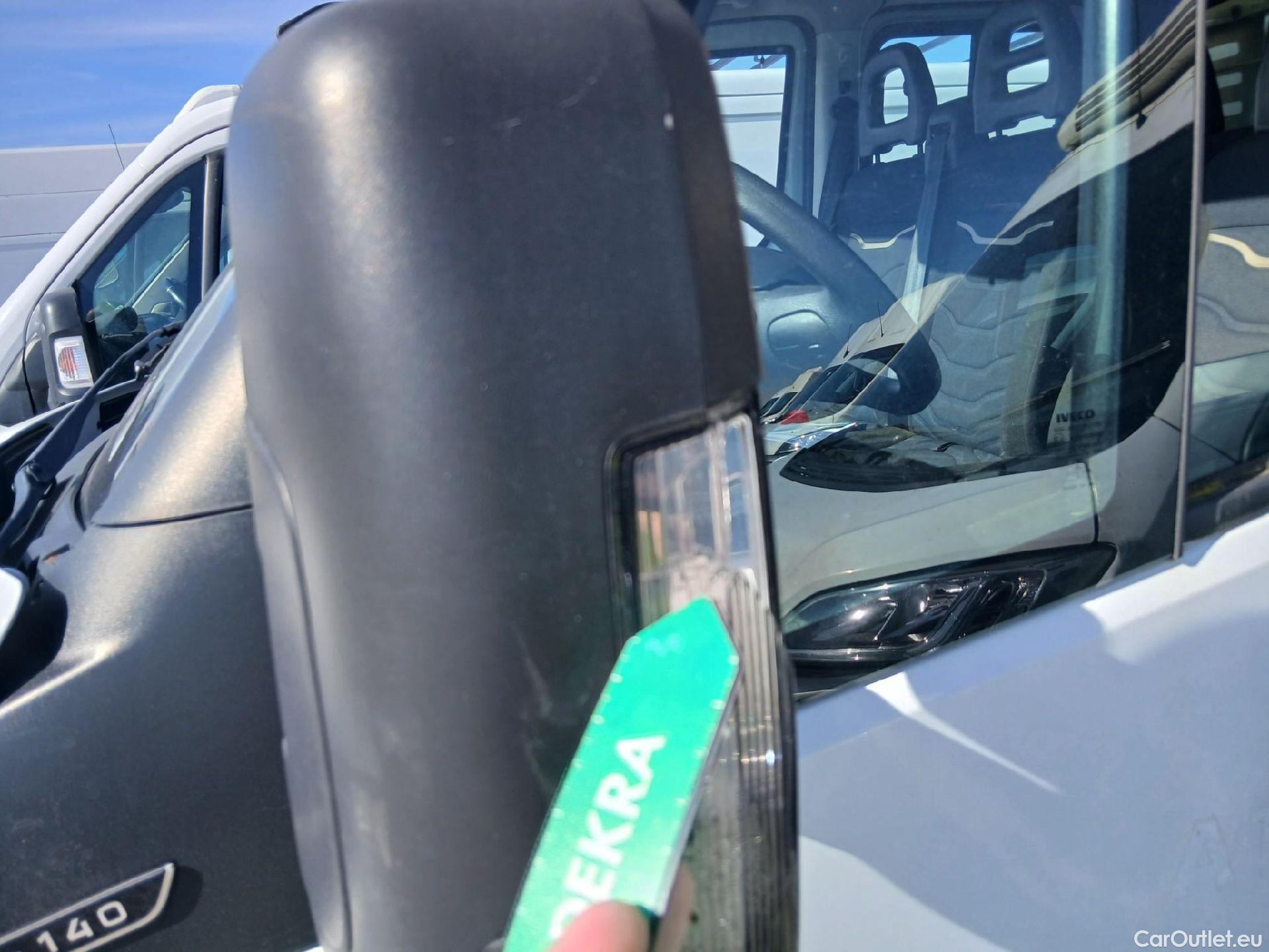  Iveco  Daily IVECO  / 2014 / 4P / chasis doble cabina 35C 14 D 3750 #18