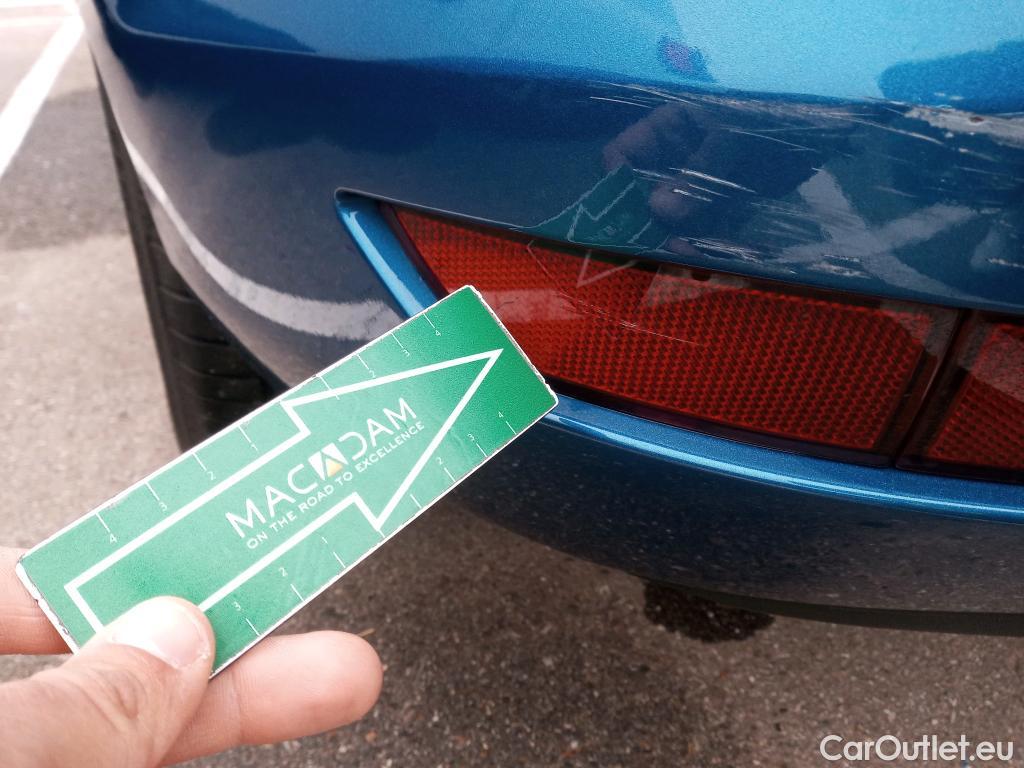  Volkswagen  Touran VOLKSWAGEN  / 2015 / 5P / monovolumen compacto Advance 1.6 TDI 85kW (115CV) DSG #51