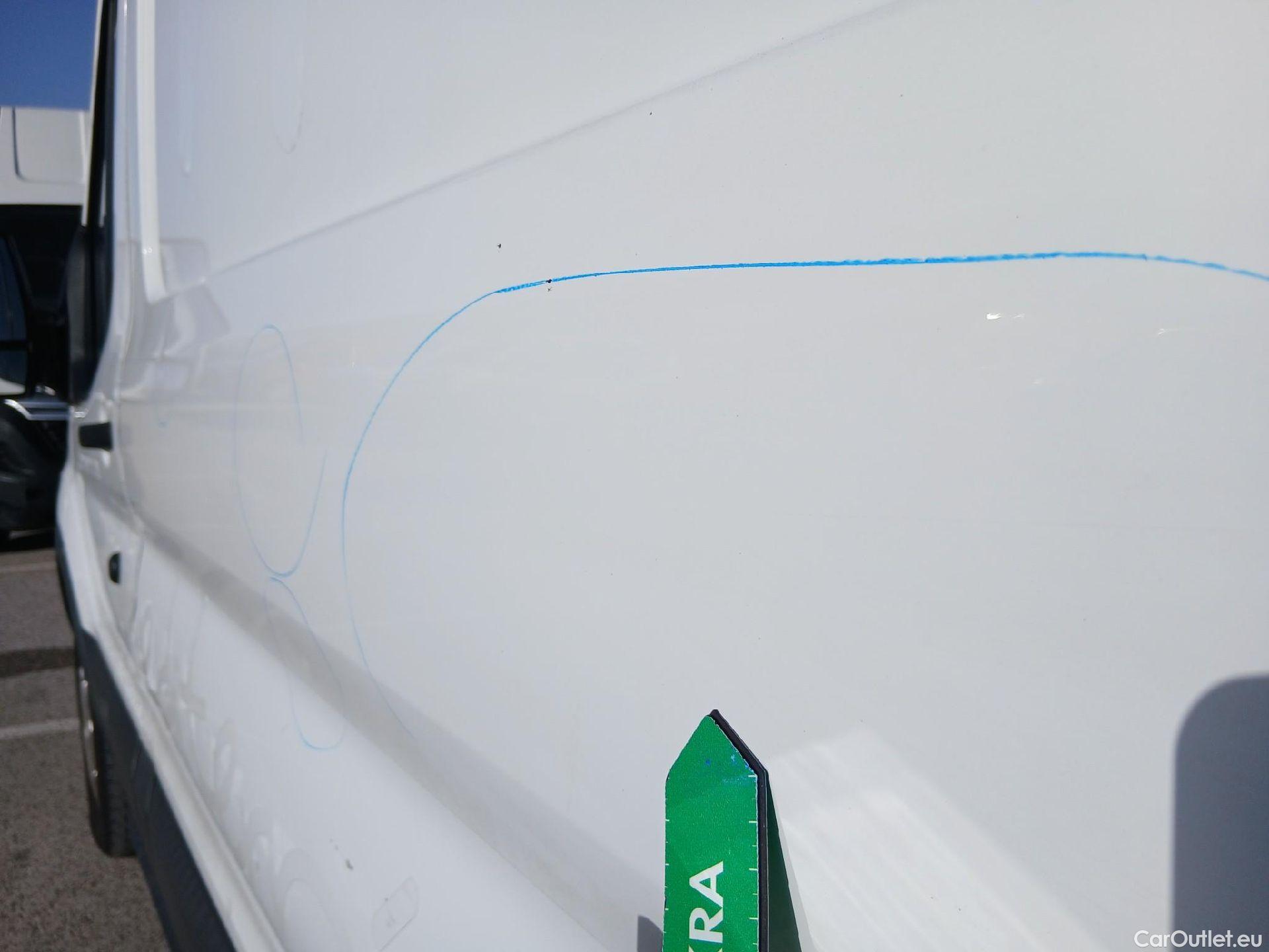  Ford  Transit FORD  / 2013 / 4P / furgón 310 96kW L2H2 Van Trend Delantera #16