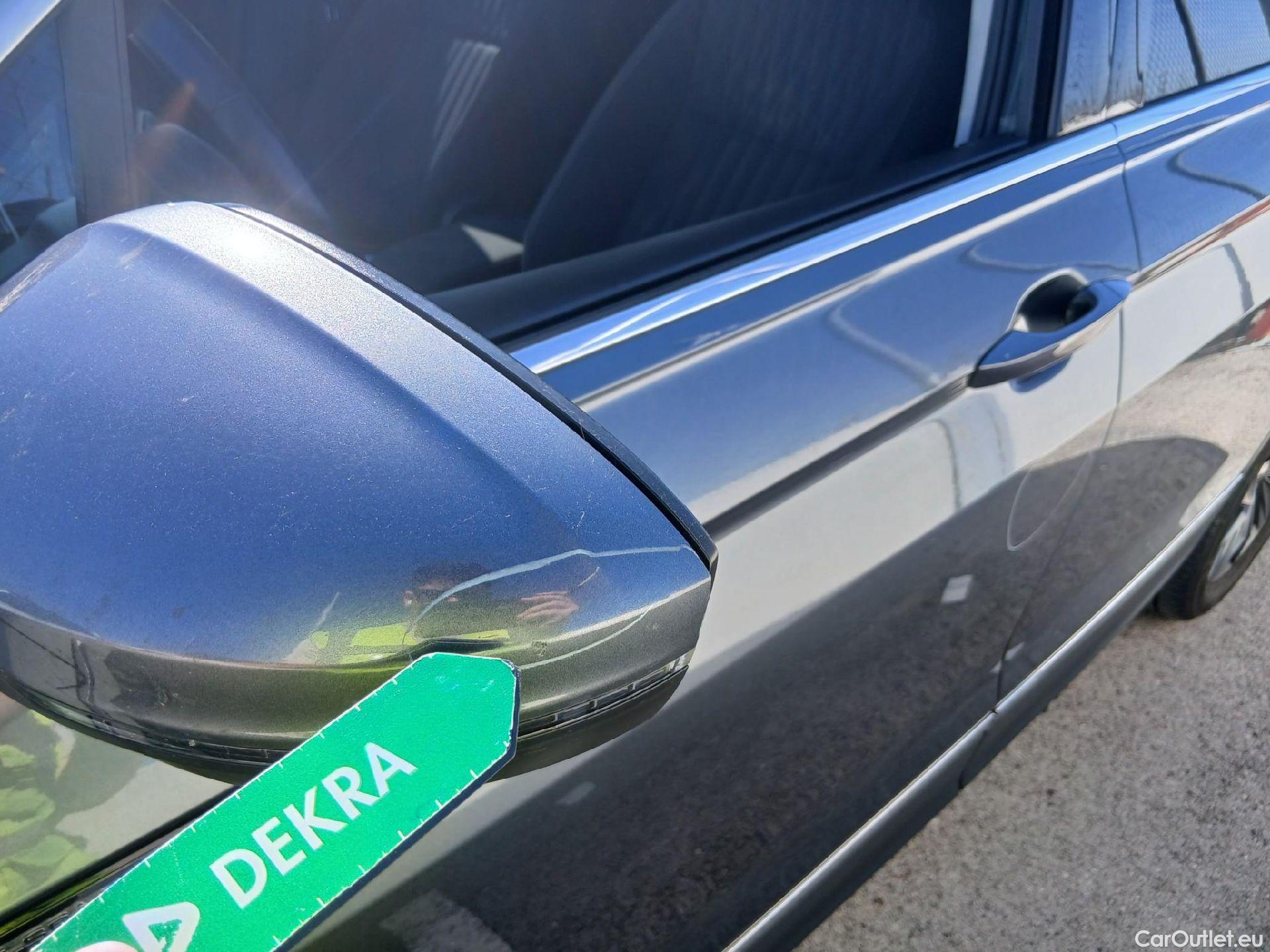  Volkswagen  Tiguan VOLKSWAGEN  Allspace / 2021 / 5P / todoterreno Life 2.0 TDI 110kW (150CV) DSG #9