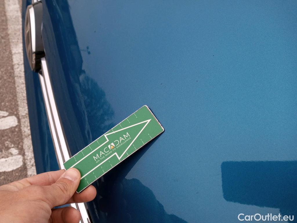  Volkswagen  Touran VOLKSWAGEN  / 2015 / 5P / monovolumen compacto Advance 1.6 TDI 85kW (115CV) DSG #47