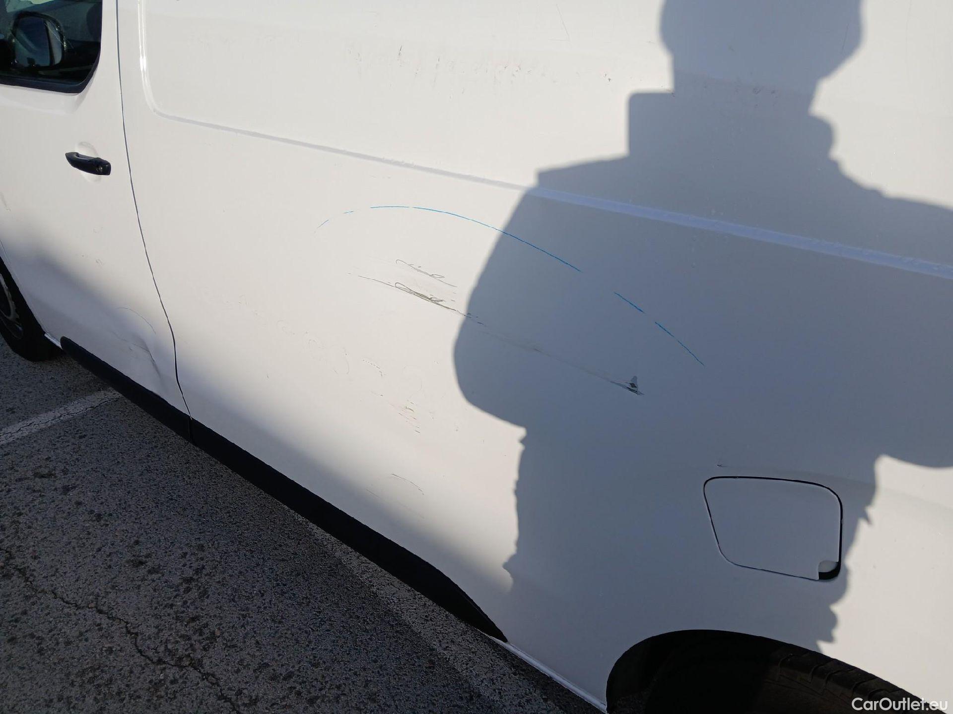  Opel  Vivaro OPEL  / 2019 / 4P / furgón  1.5 Diésel 74kW(100CV)M Std Exp #28