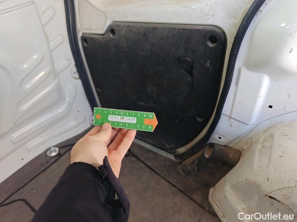  Peugeot  Bipper PEUGEOT  VU 4p 1G furgón derivado de 1.3 HDi 80cv #13