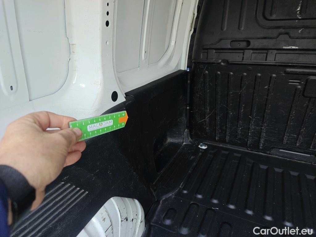  Peugeot  Partner PEUGEOT  / 2018 / 3P / furgón derivado de turismo Pro Standard 600kg BlueHDi 73kW (AC) #4