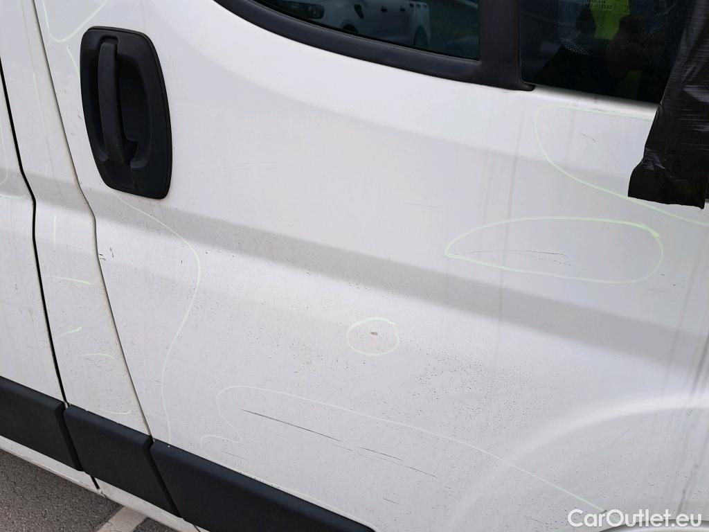  Peugeot  Boxer PEUGEOT  / 2014 / 4P / combi Combi 5/9 Pl 330 L1H1 BlueHDi 88KW (120) #32