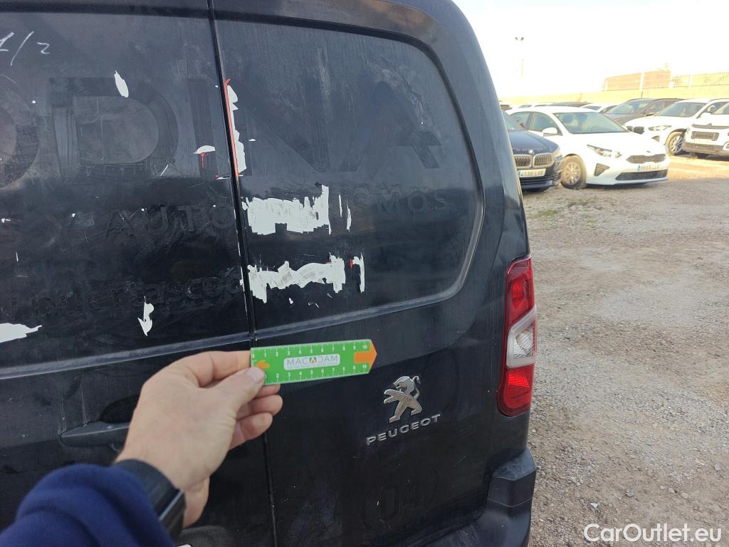  Peugeot  Partner PEUGEOT  / 2018 / 3P / furgón derivado de turismo Pro Standard 600kg BlueHDi 73kW (AC) #26