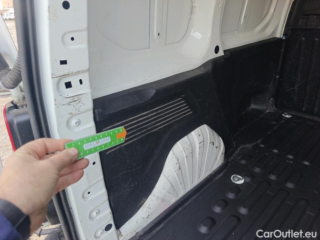  Peugeot  Partner PEUGEOT  / 2018 / 3P / furgón derivado de turismo Pro Standard 600kg BlueHDi 73kW (AC) #13