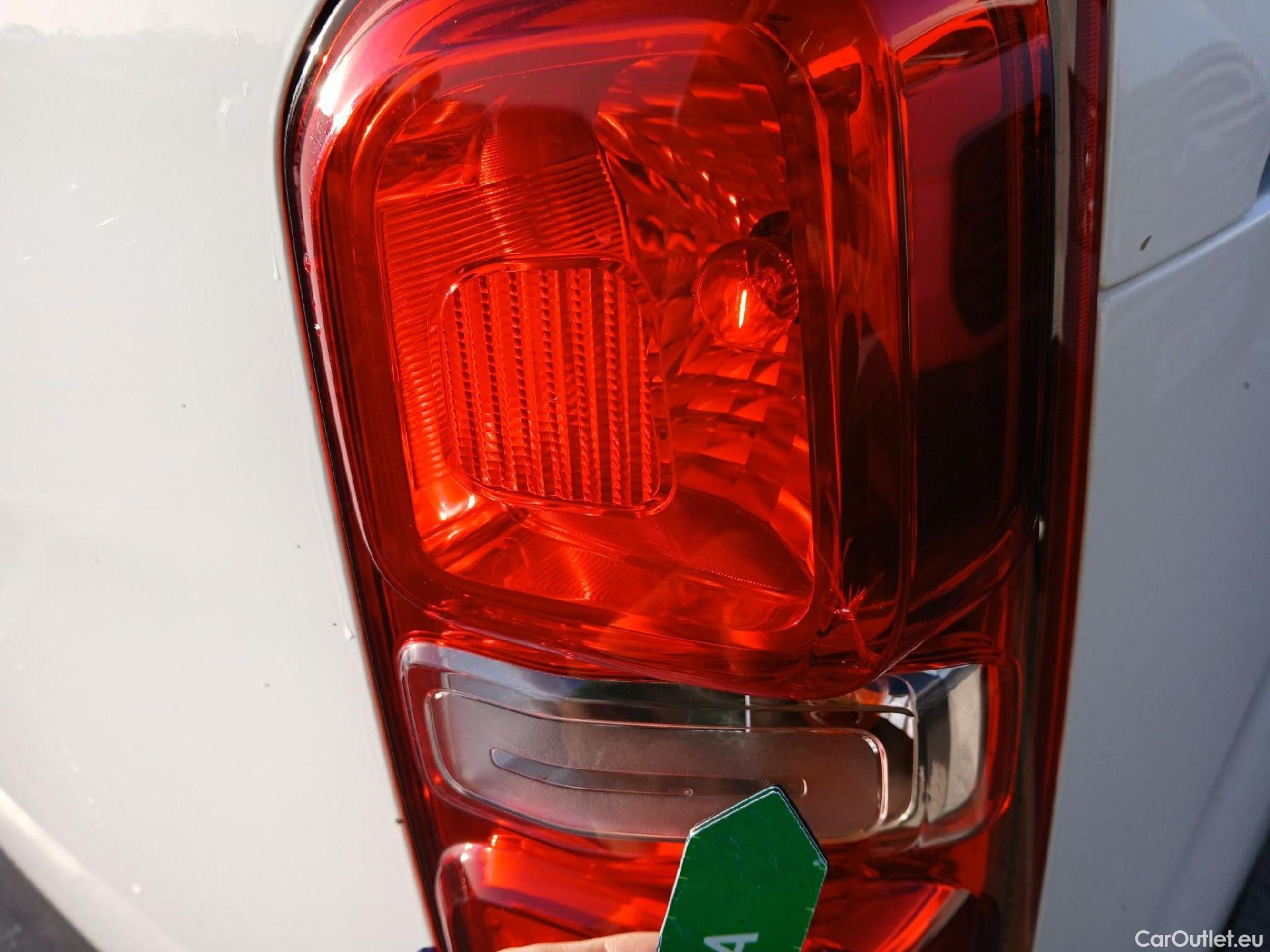  Opel  Vivaro OPEL  / 2019 / 4P / furgón  1.5 Diésel 74kW(100CV)M Std Exp #35