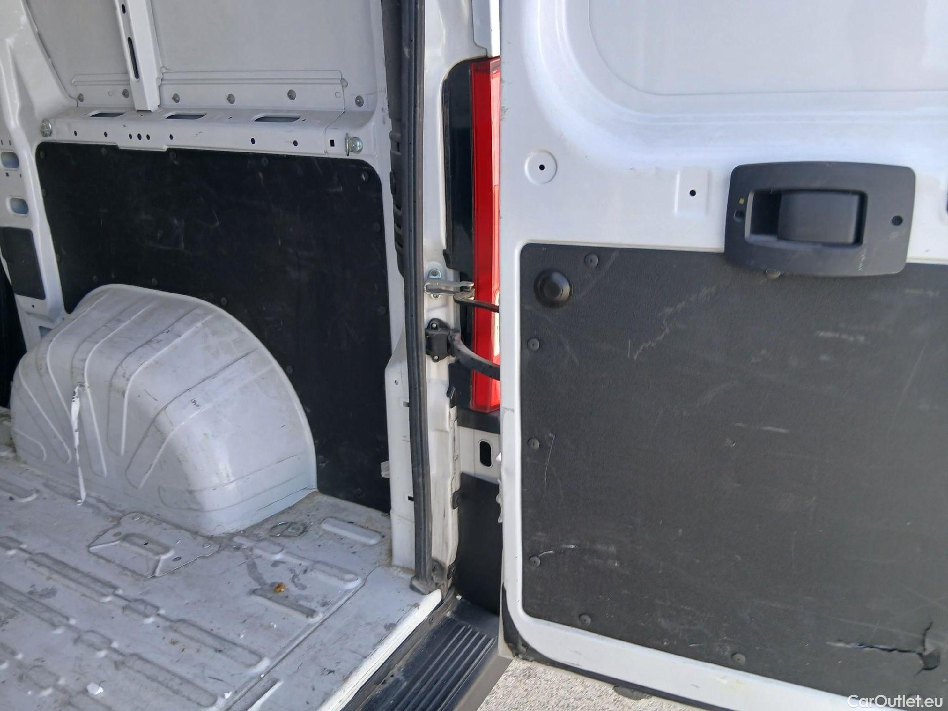  Opel  Movano OPEL  / 2021 / 4P / furgón Furgón Base L1H1 3.5T 2.2 BlueHDi 88kW #1