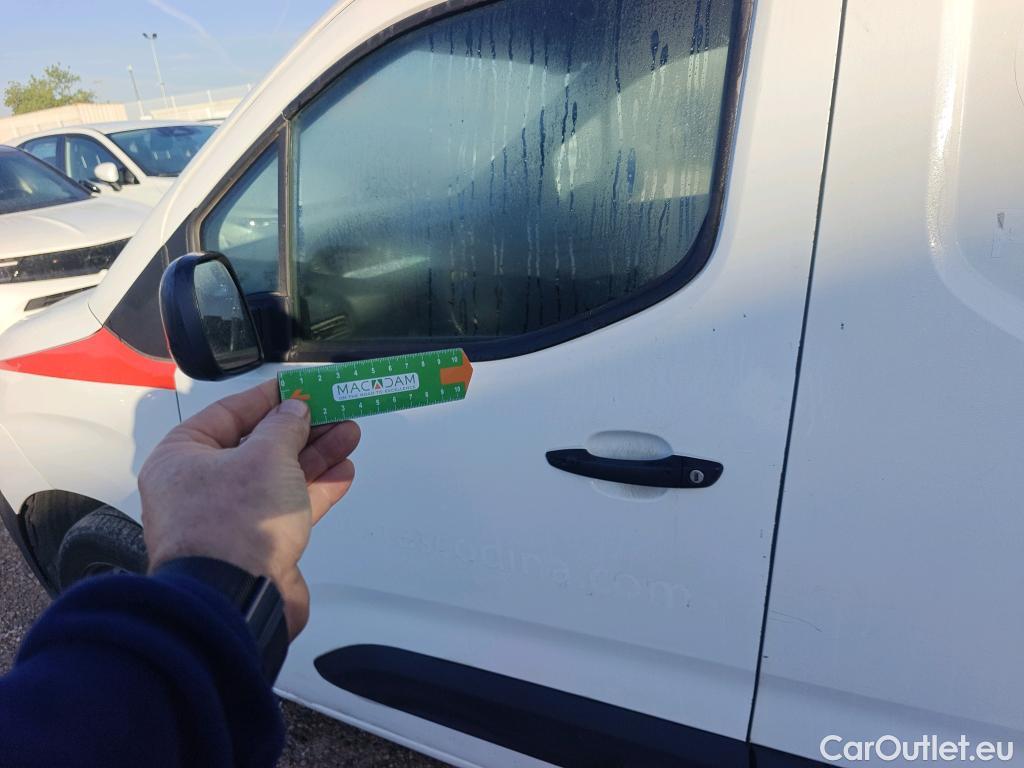  Peugeot  Partner PEUGEOT  / 2018 / 3P / furgón derivado de turismo Pro Standard 600kg BlueHDi 73kW (AC) #42