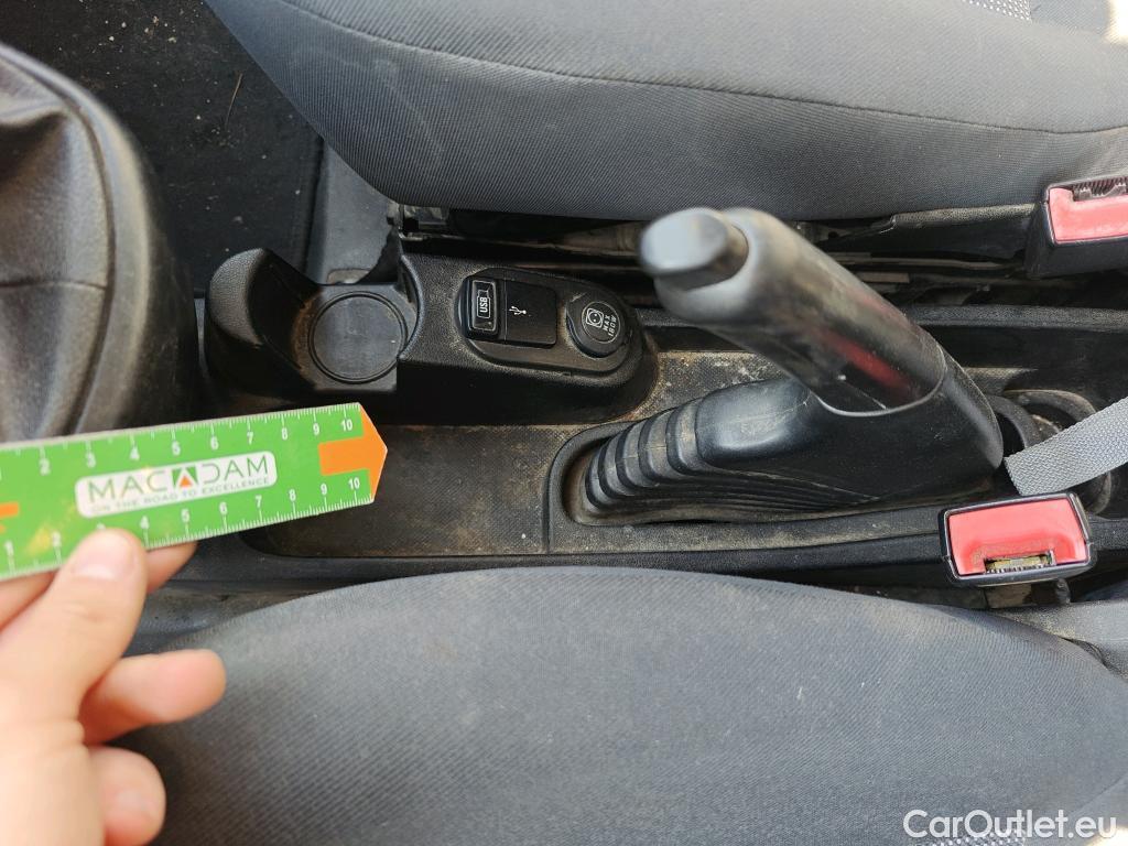  Peugeot  Bipper PEUGEOT  VU 4p 1G furgón derivado de 1.3 HDi 80cv #50