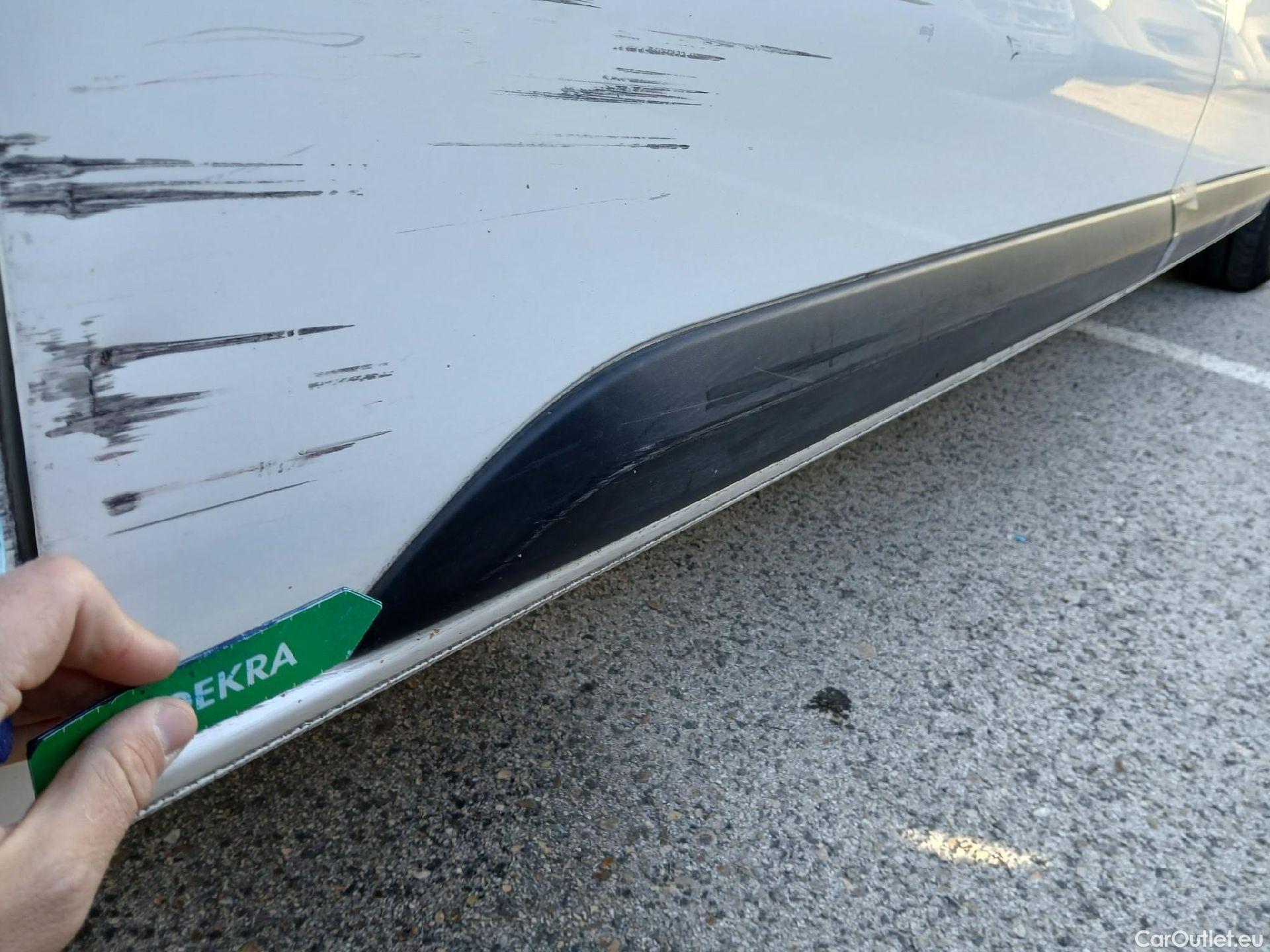  Opel  Vivaro OPEL  / 2019 / 4P / furgón  1.5 Diésel 74kW(100CV)M Std Exp #41