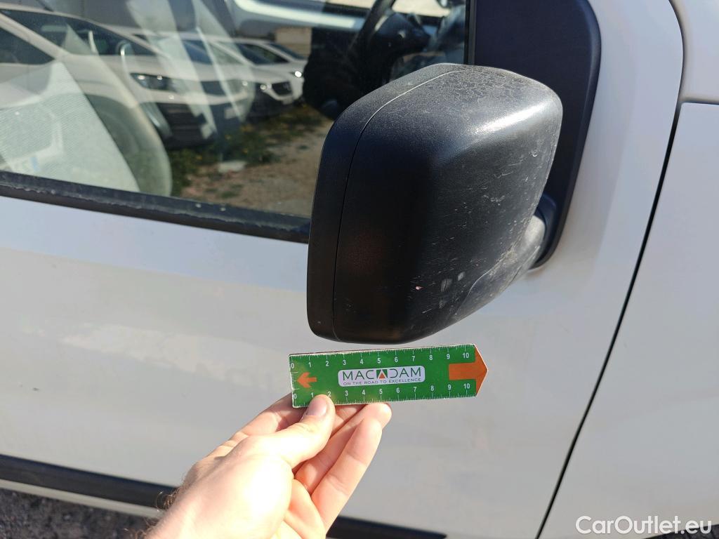  Peugeot  Bipper PEUGEOT  VU 4p 1G furgón derivado de 1.3 HDi 80cv #64