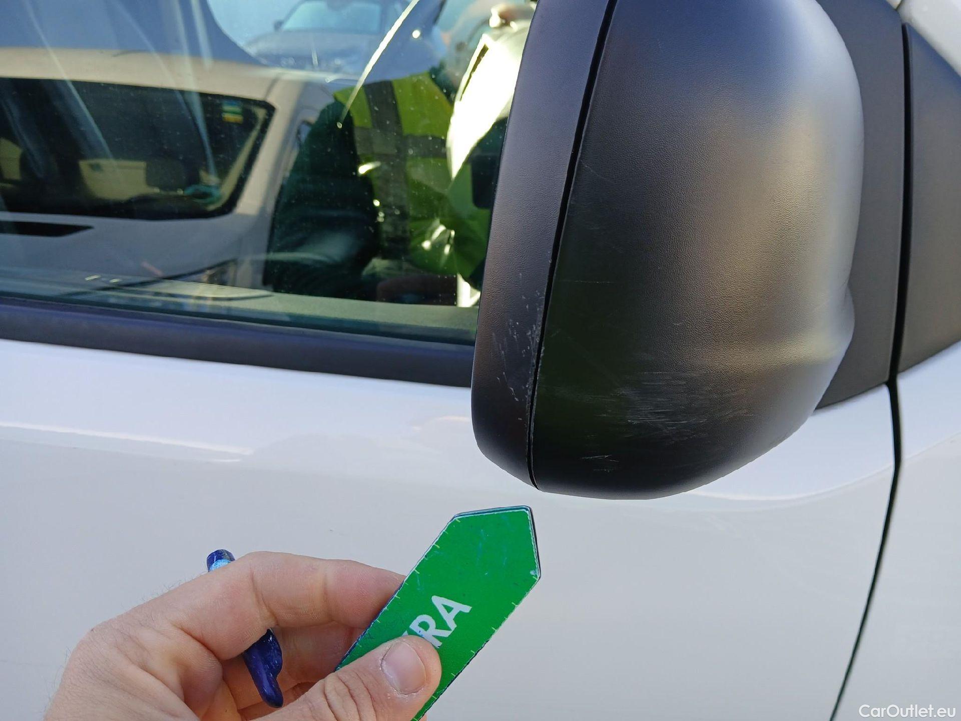  Opel  Vivaro OPEL  / 2019 / 4P / furgón  1.5 Diésel 74kW(100CV)M Std Exp #47