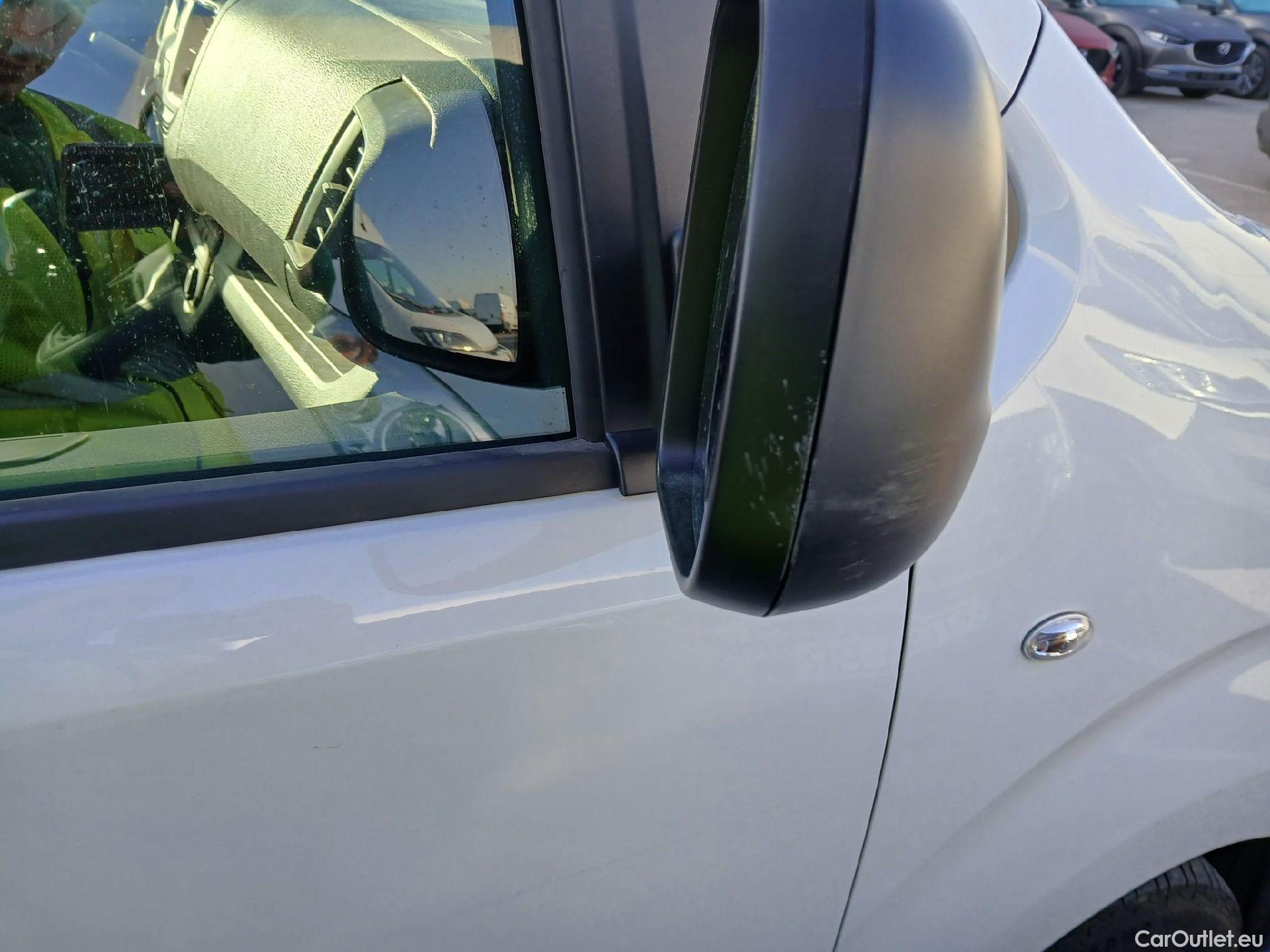  Opel  Vivaro OPEL  / 2019 / 4P / furgón  1.5 Diésel 74kW(100CV)M Std Exp #49