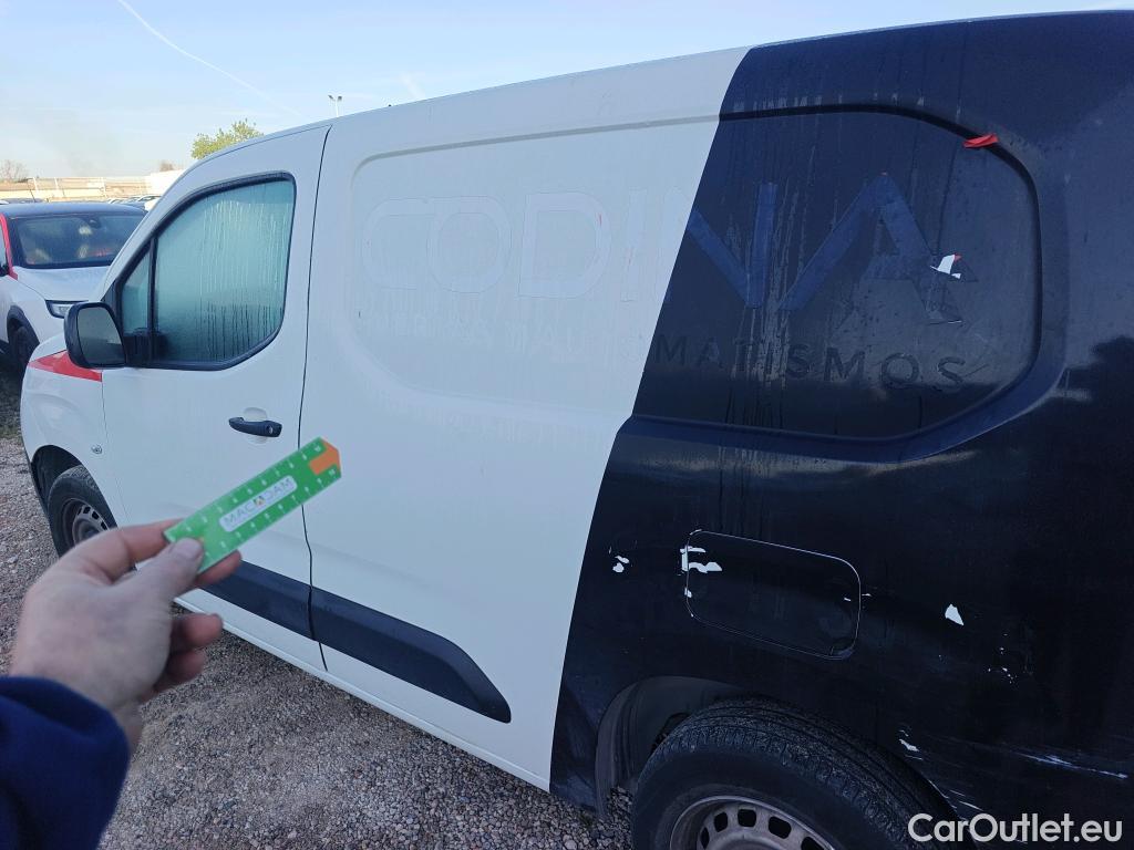  Peugeot  Partner PEUGEOT  / 2018 / 3P / furgón derivado de turismo Pro Standard 600kg BlueHDi 73kW (AC) #25