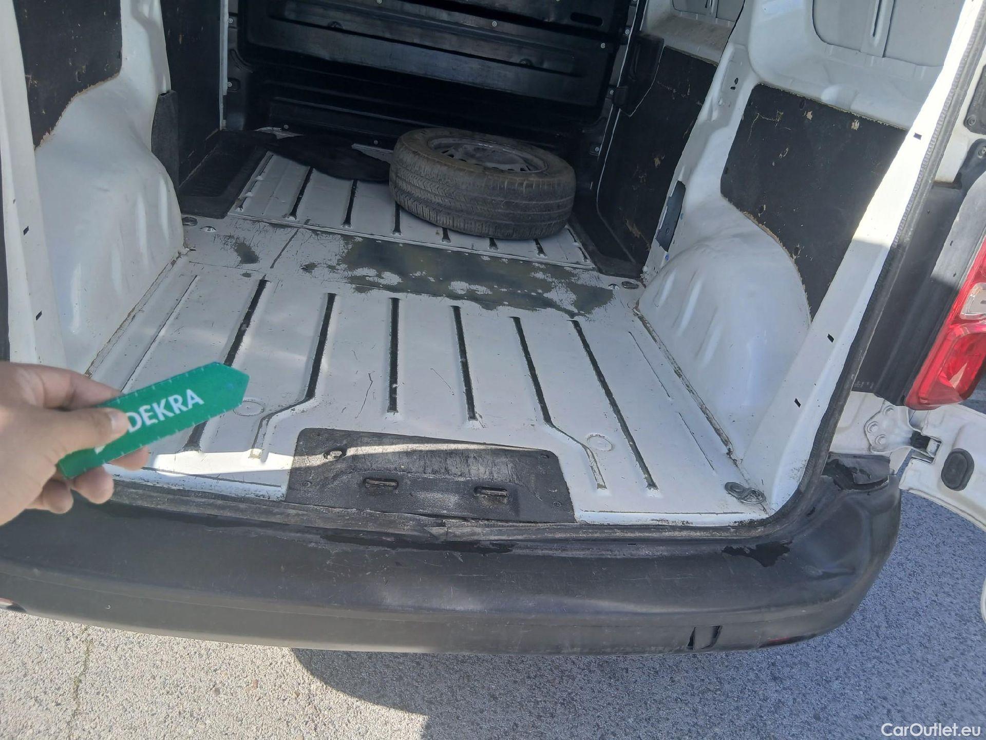  Peugeot  Expert PEUGEOT  / 2016 / 4P / furgón Furgón Pro 2.0 BlueHDi 120 S&S Standard (CX) #1