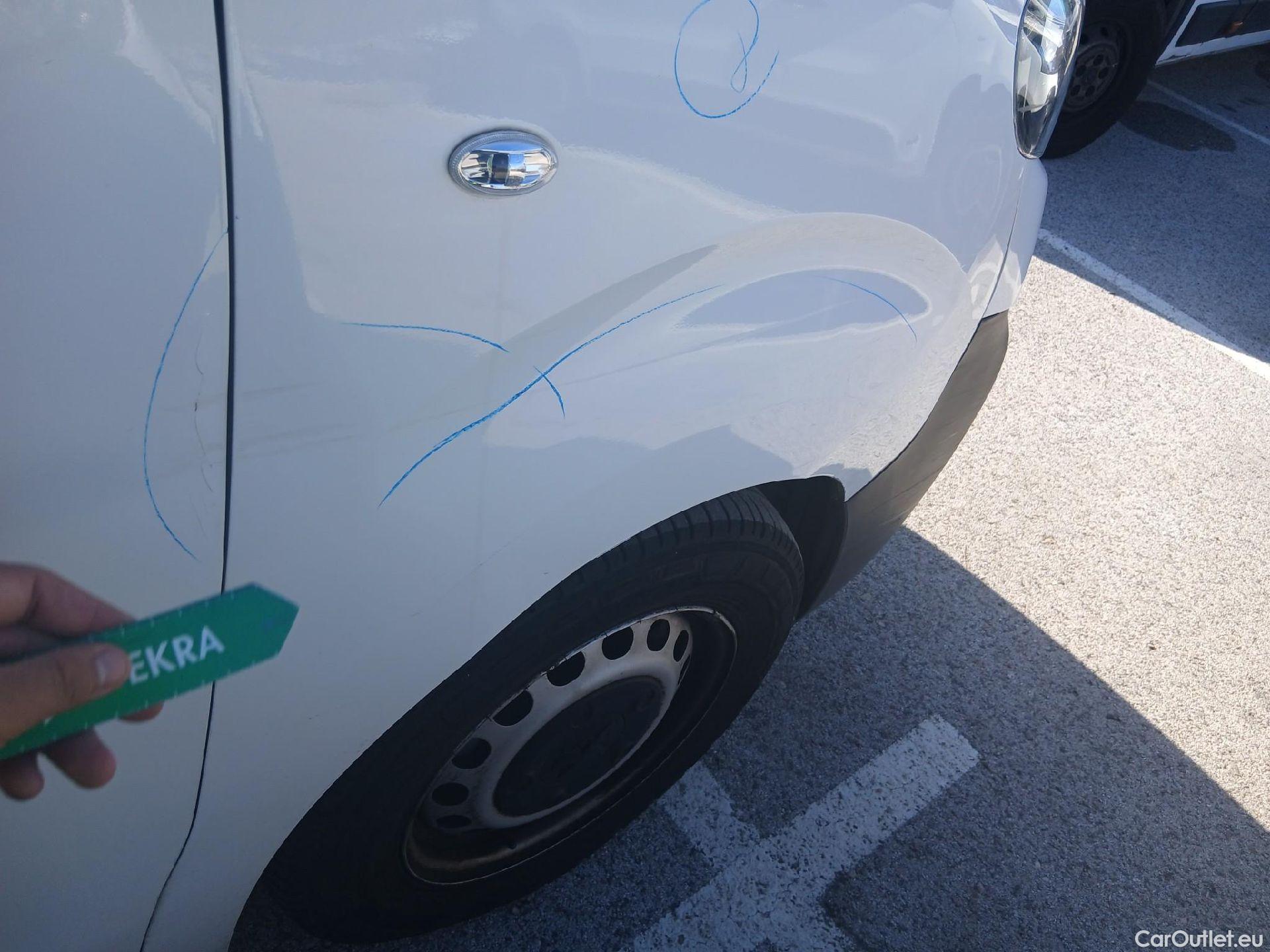  Peugeot  Expert PEUGEOT  / 2016 / 4P / furgón Furgón Pro 2.0 BlueHDi 120 S&S Standard (CX) #47