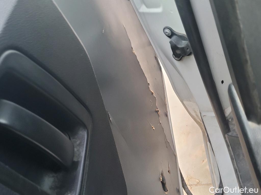  Opel  Vivaro OPEL  / 2019 / 4P / furgón 1.5 D 88kW (120CV) M Std Express M.P. DC #37