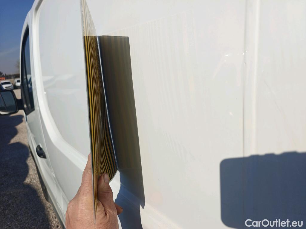  Renault  Trafic RENAULT  / 2021 / 4P / furgón Furgón L1H1 Blue dCi 96 Kw (130 CV) (AC2) #6