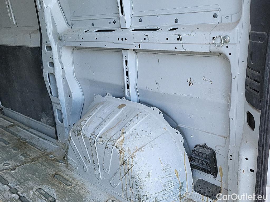  Peugeot  Boxer PEUGEOT  / 2014 / 4P / furgón 333 L2 H2 BHDI 88kW (120CV) S&S 6 V. M #19