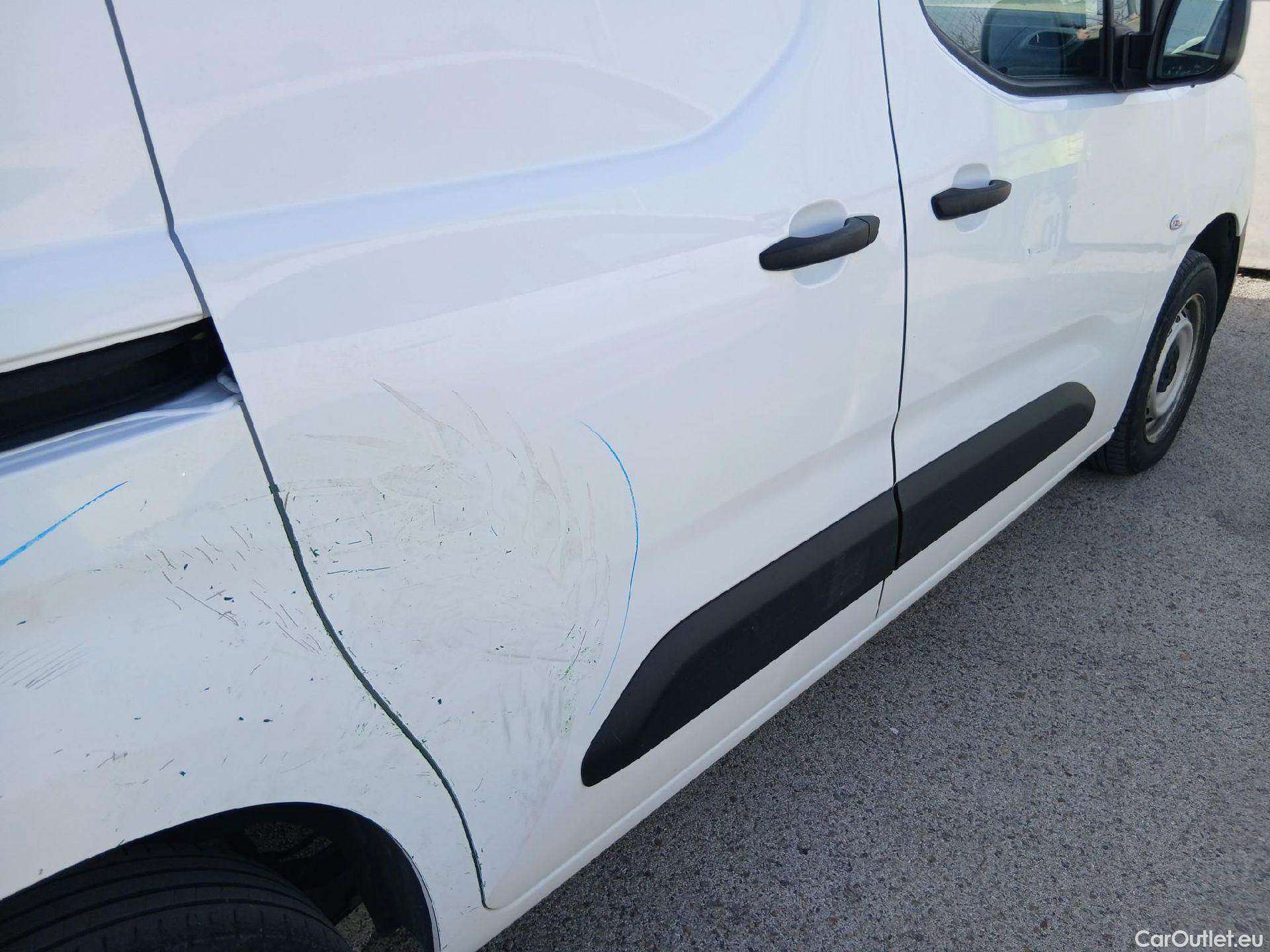  Peugeot  Partner PEUGEOT  / 2018 / 4P / furgón derivado de turismo Premium Standard 600kg BlueHDi 73kW (AC) #18