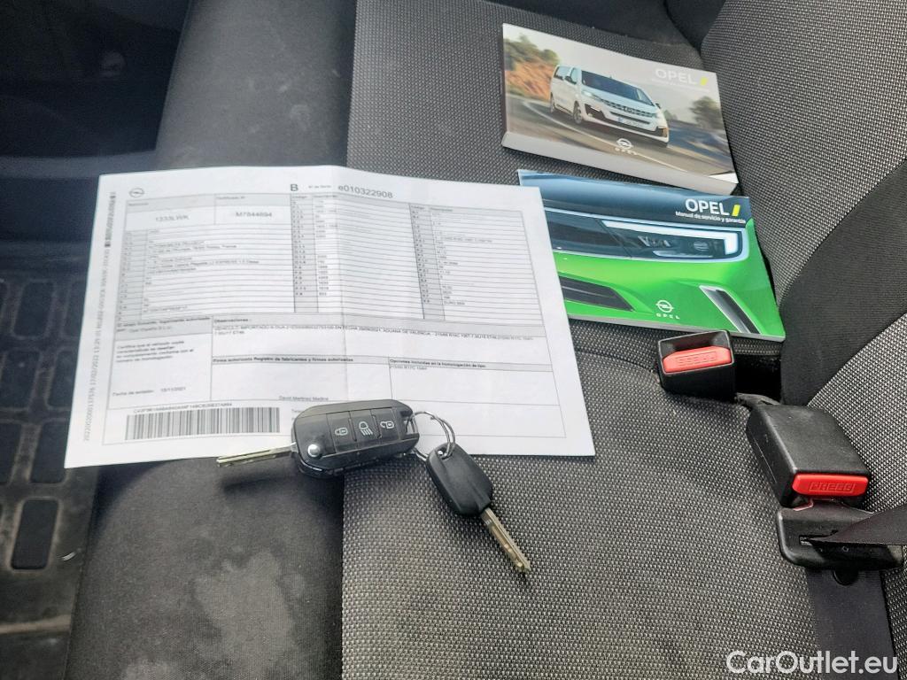  Opel  Vivaro OPEL  / 2019 / 4P / furgón 1.5 D 88kW (120CV) M Std Express M.P. DC #39