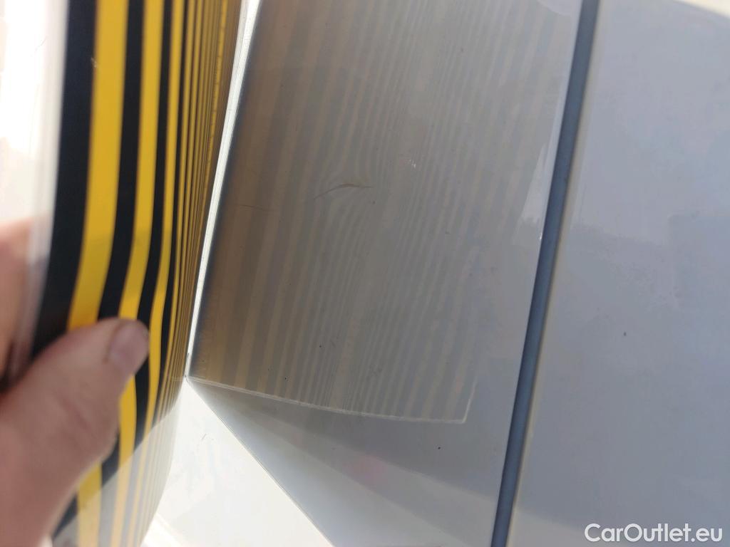  Renault  Trafic RENAULT  / 2021 / 4P / furgón Furgón L1H1 Blue dCi 96 Kw (130 CV) (AC2) #15