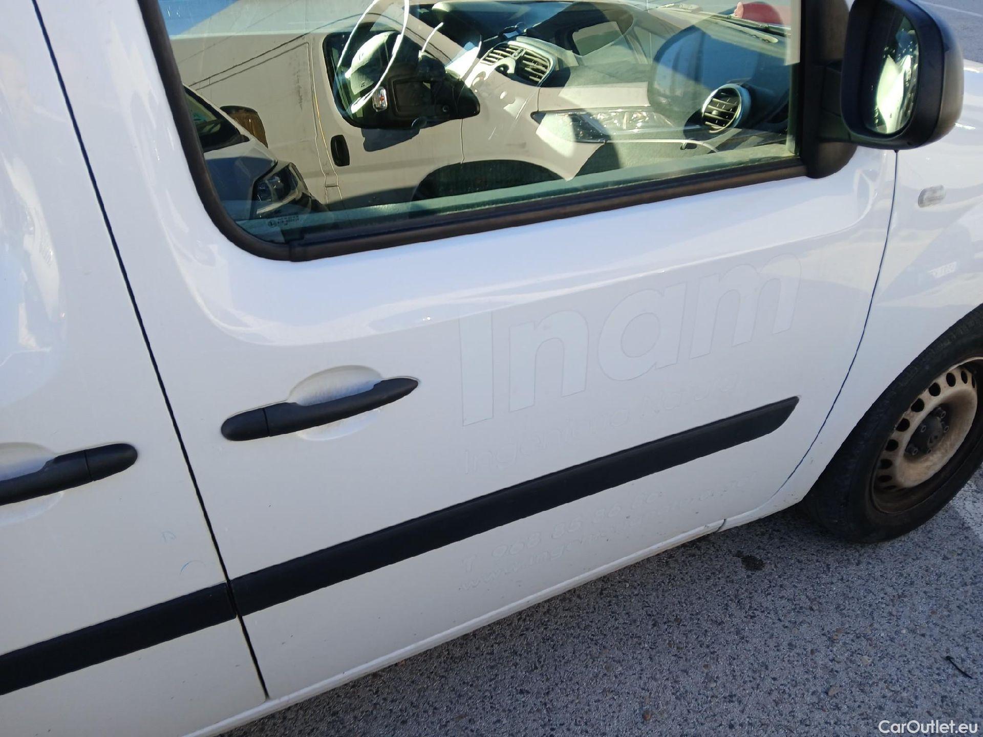  Renault  Kangoo RENAULT  Furgón/2013/3P/furgón derivado de turismo Profesional dCi 66 kW (90 CV) #24