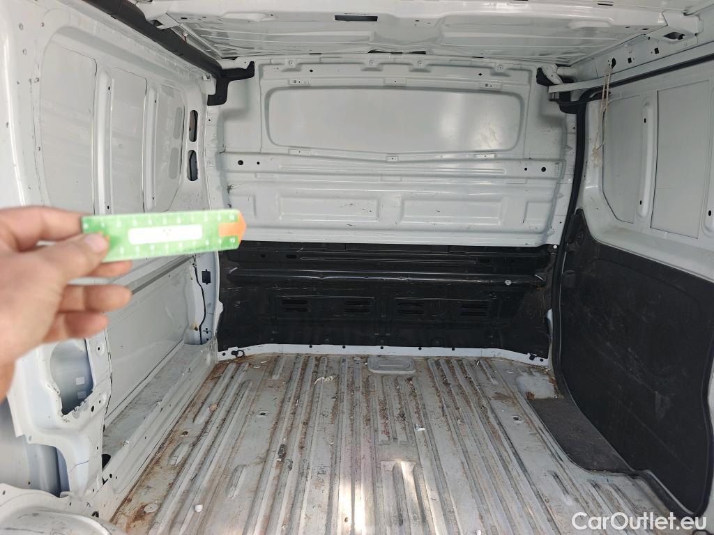  Renault  Trafic RENAULT  / 2021 / 4P / furgón Furgón L1H1 Blue dCi 96 Kw (130 CV) (AC2) #21