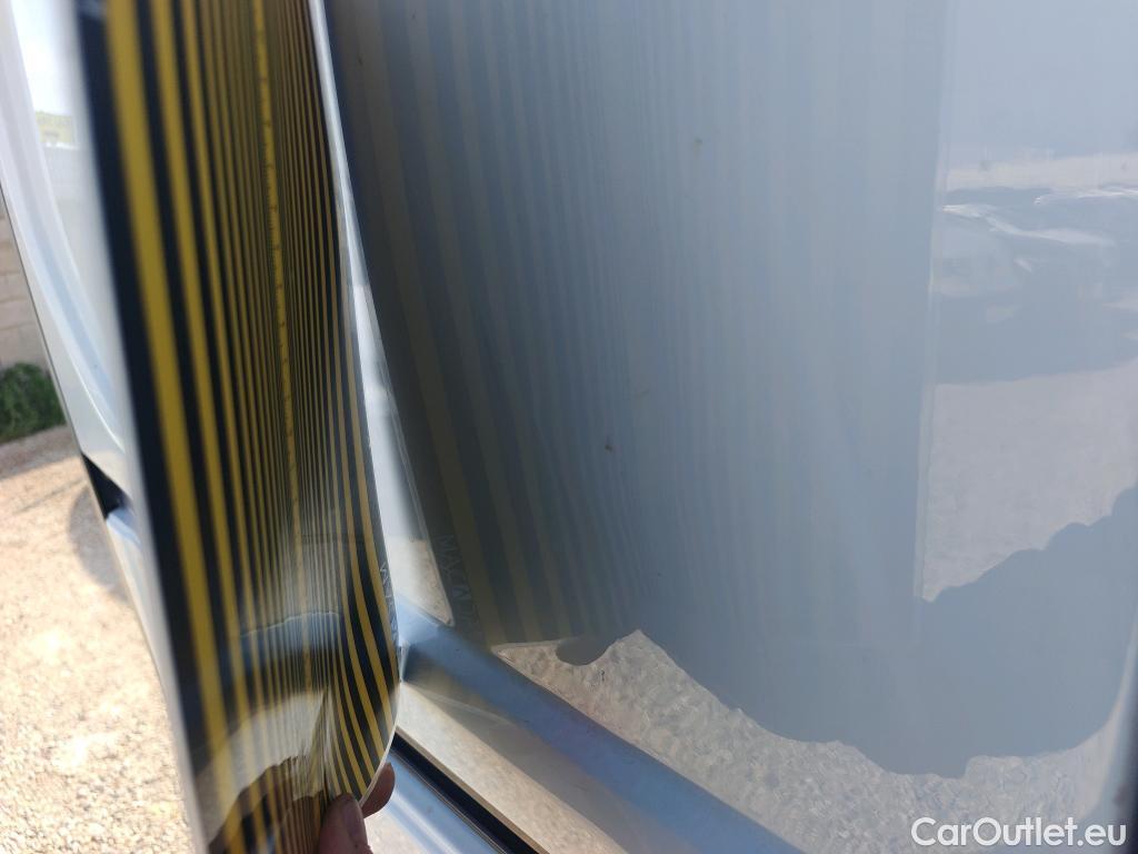  Renault  Trafic RENAULT  / 2021 / 4P / furgón Furgón L1H1 Blue dCi 96 Kw (130 CV) (AC2) #2