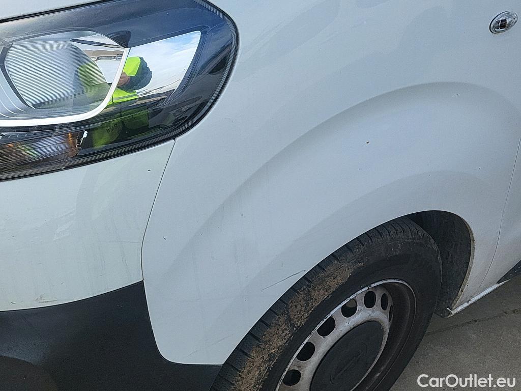  Opel  Vivaro OPEL  / 2019 / 4P / furgón 1.5 D 88kW (120CV) M Std Express M.P. DC #45