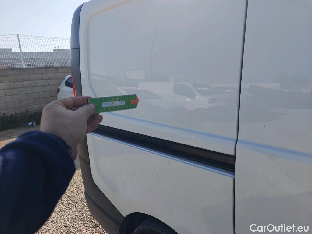  Renault  Trafic RENAULT  / 2021 / 4P / furgón Furgón L1H1 Blue dCi 96 Kw (130 CV) (AC2) #1