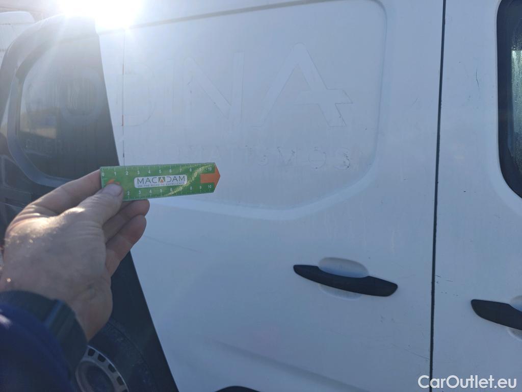  Peugeot  Partner PEUGEOT  / 2018 / 3P / furgón derivado de turismo Pro Standard 600kg BlueHDi 73kW (AC) #31