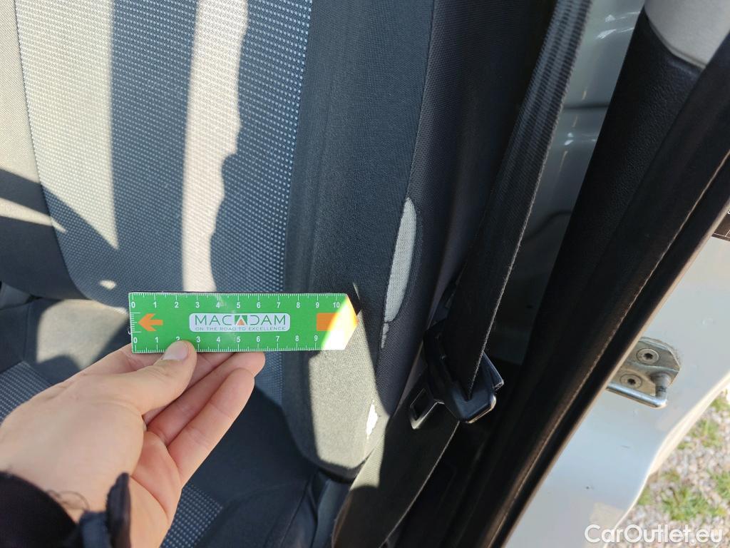  Peugeot  Bipper PEUGEOT  VU 4p 1G furgón derivado de 1.3 HDi 80cv #47