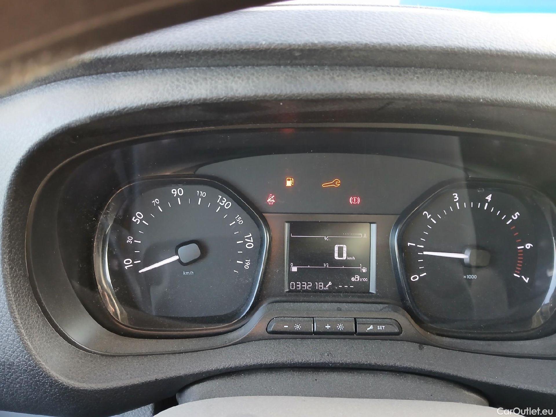  Opel  Vivaro OPEL  / 2019 / 4P / furgón  1.5 Diésel 74kW(100CV)M Std Exp #1