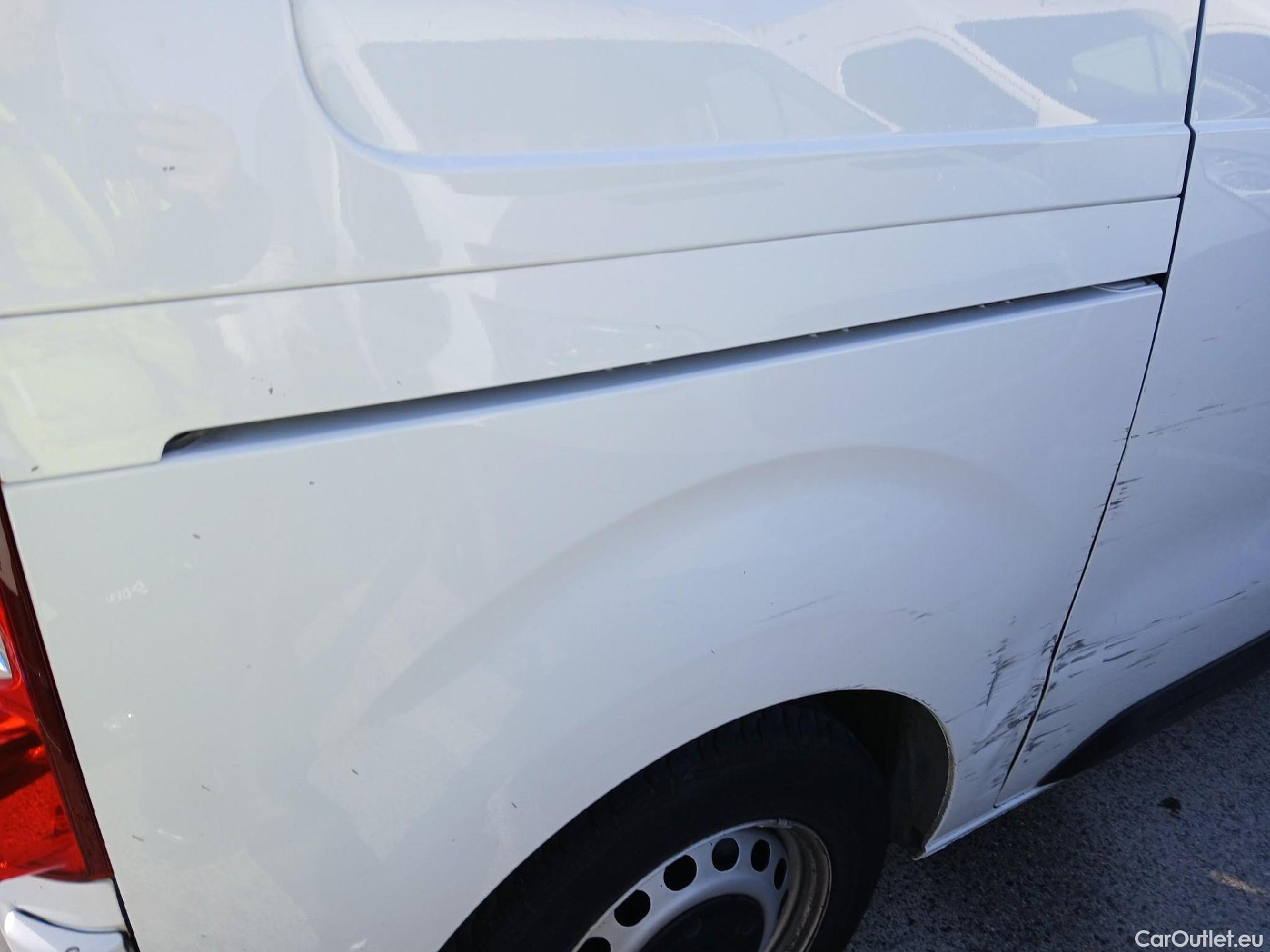  Opel  Vivaro OPEL  / 2019 / 4P / furgón  1.5 Diésel 74kW(100CV)M Std Exp #37