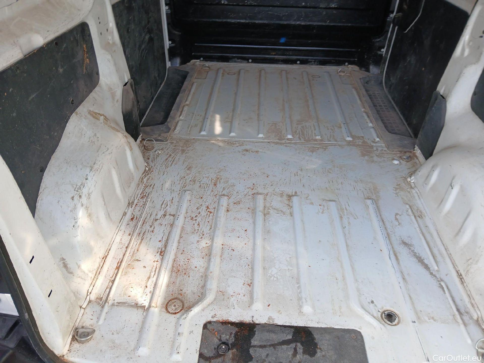  Opel  Vivaro OPEL  / 2019 / 4P / furgón  1.5 Diésel 74kW(100CV)M Std Exp #8