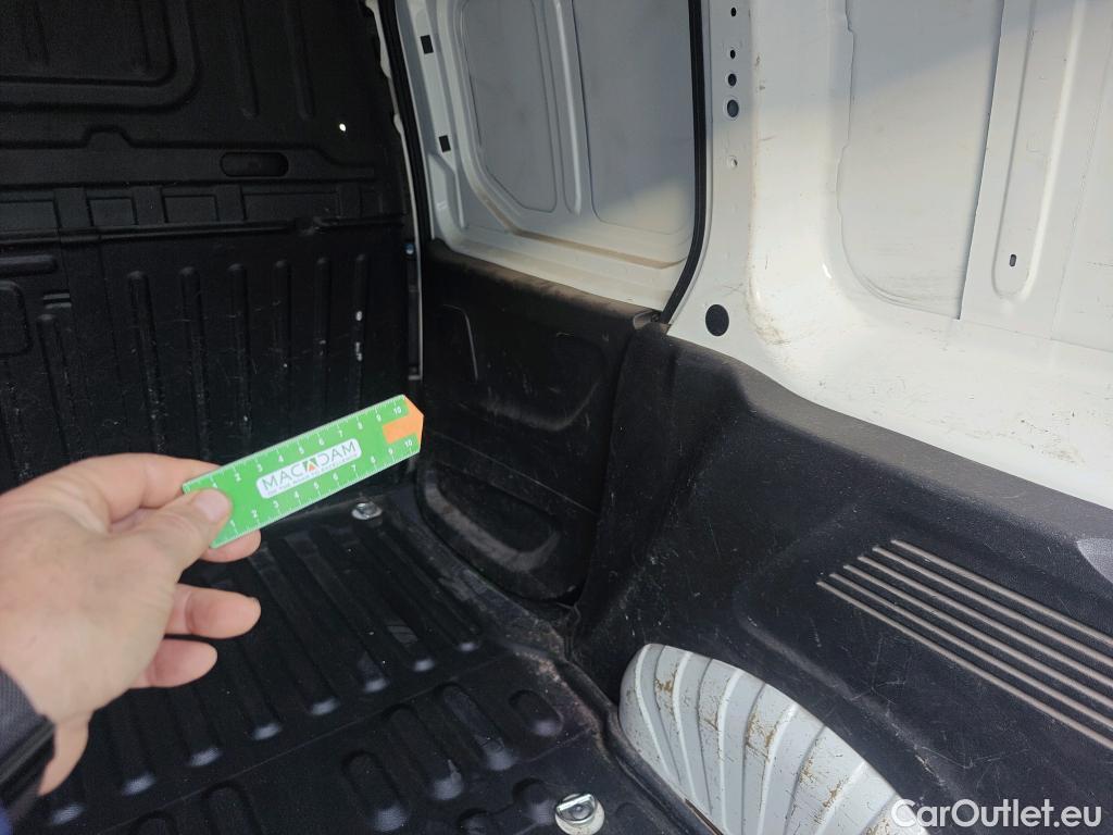  Peugeot  Partner PEUGEOT  / 2018 / 3P / furgón derivado de turismo Pro Standard 600kg BlueHDi 73kW (AC) #2