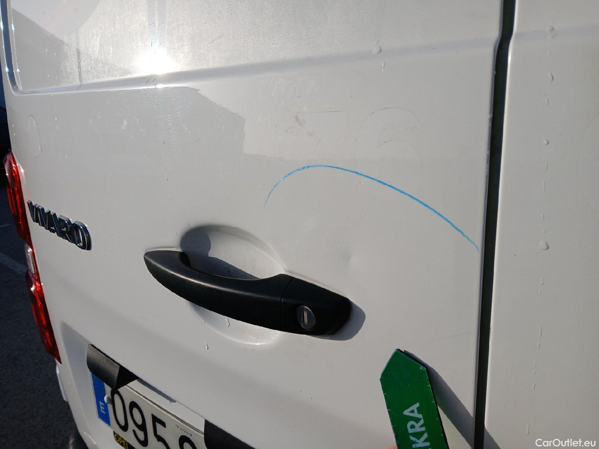  Opel  Vivaro OPEL  / 2019 / 4P / furgón  1.5 Diésel 74kW(100CV)M Std Exp #33