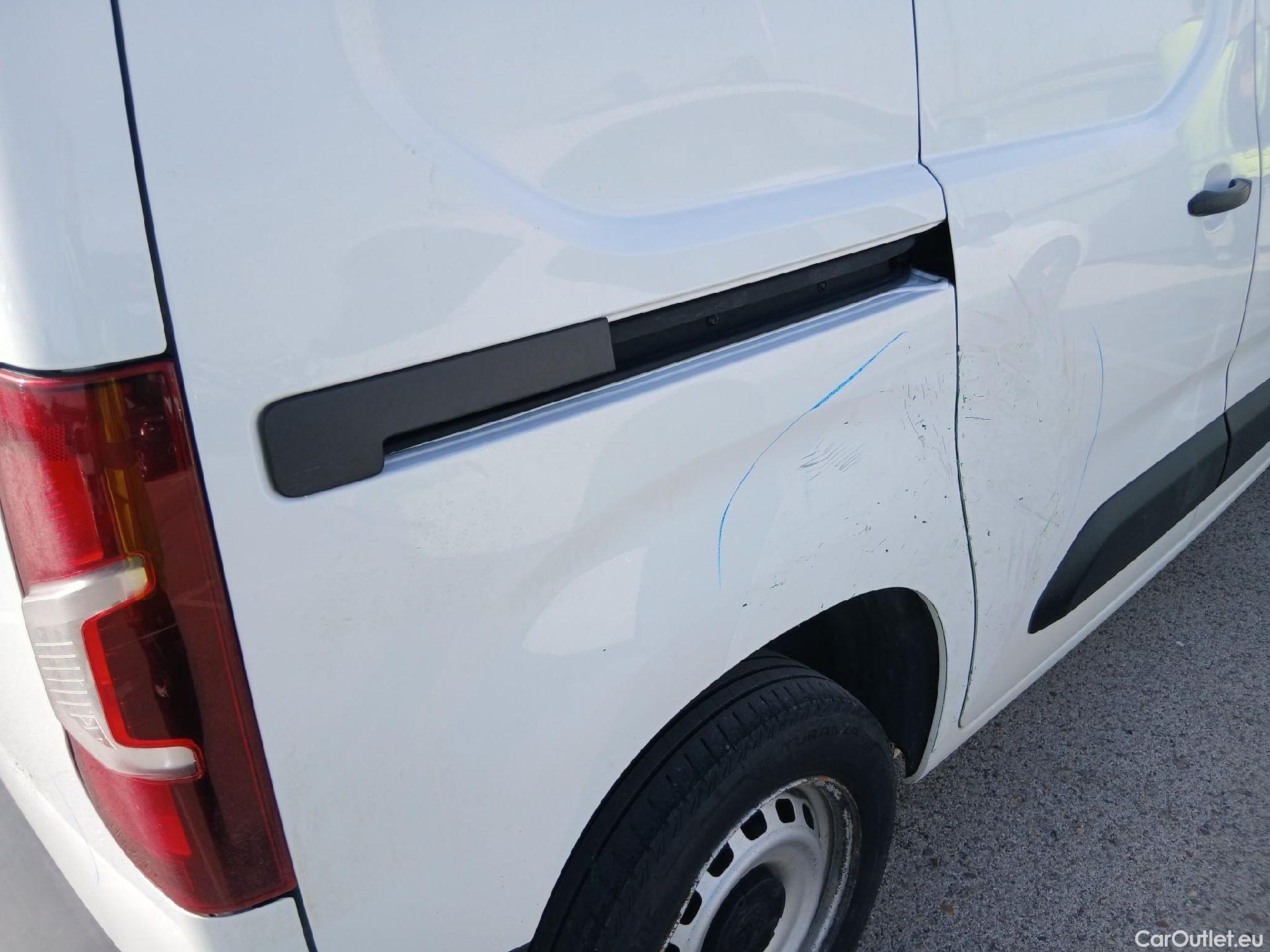  Peugeot  Partner PEUGEOT  / 2018 / 4P / furgón derivado de turismo Premium Standard 600kg BlueHDi 73kW (AC) #17