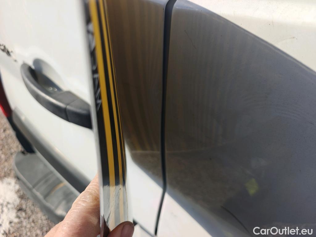  Renault  Trafic RENAULT  / 2021 / 4P / furgón Furgón L1H1 Blue dCi 96 Kw (130 CV) (AC2) #16