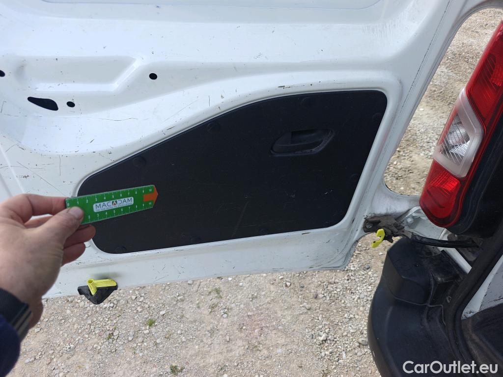  Peugeot  Partner PEUGEOT  / 2018 / 3P / furgón derivado de turismo Pro Standard 600kg BlueHDi 73kW (AC) #55