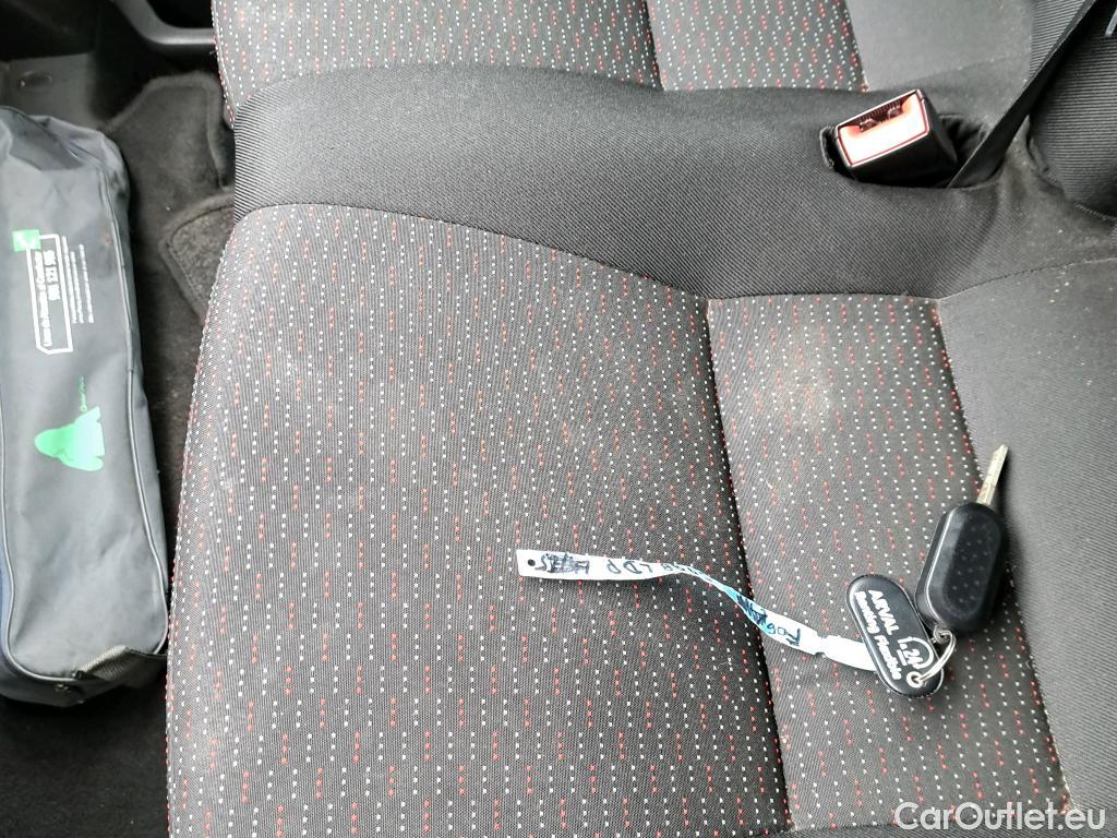  Peugeot  Boxer PEUGEOT  / 2014 / 4P / combi Combi 5/9 Pl 330 L1H1 BlueHDi 88KW (120) #42