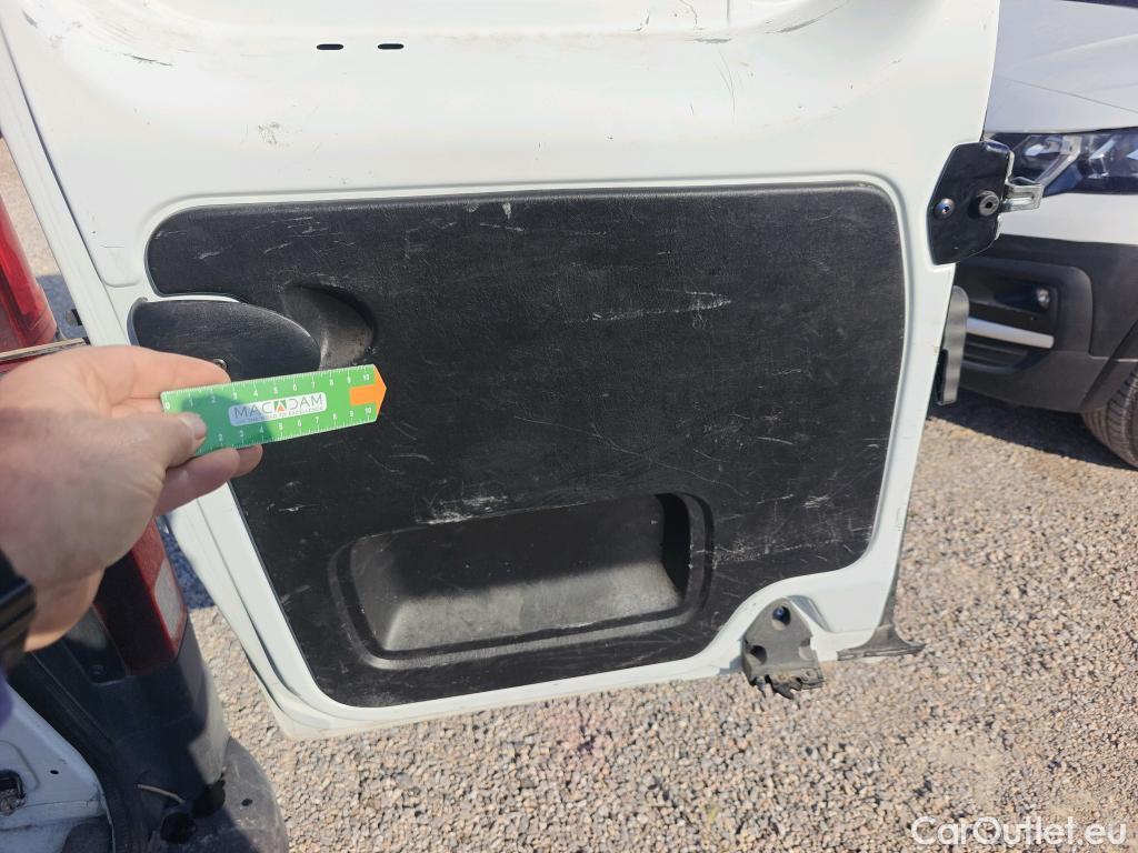  Renault  Trafic RENAULT  / 2021 / 4P / furgón Furgón L1H1 Blue dCi 96 Kw (130 CV) (AC2) #39