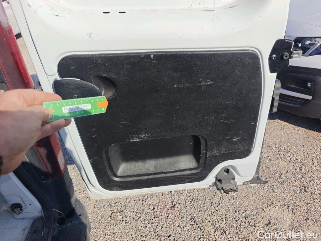  Renault  Trafic RENAULT  / 2021 / 4P / furgón Furgón L1H1 Blue dCi 96 Kw (130 CV) (AC2) #40