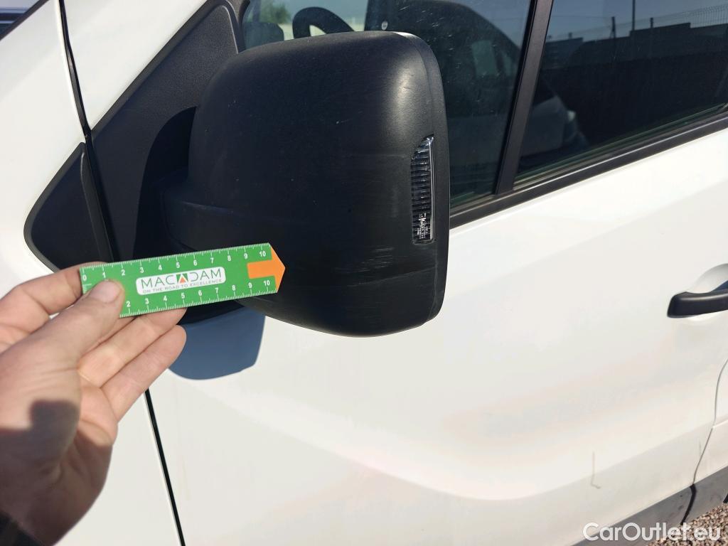  Renault  Trafic RENAULT  / 2021 / 4P / furgón Furgón L1H1 Blue dCi 96 Kw (130 CV) (AC2) #41